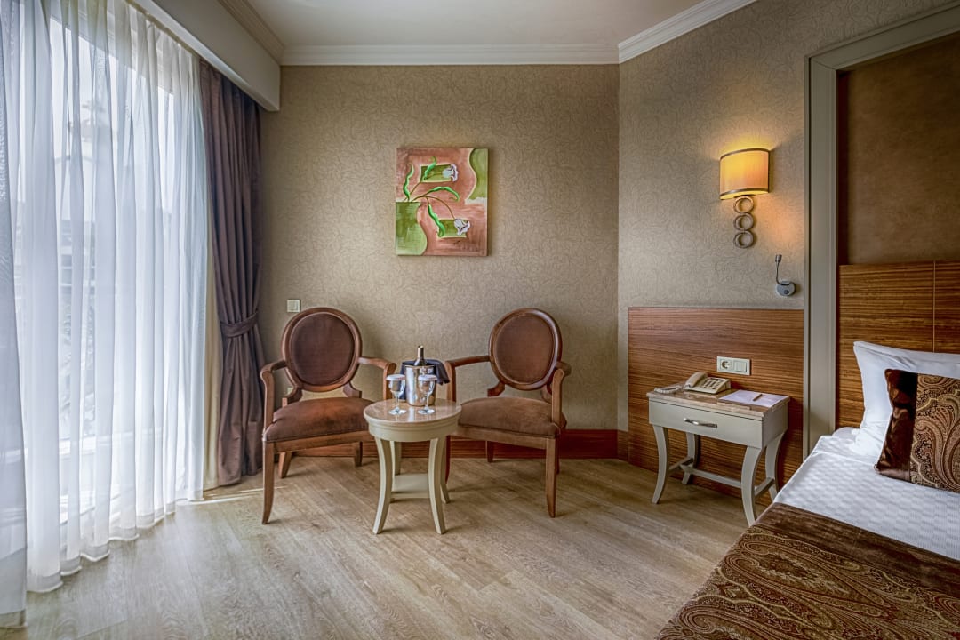 Zimmer Well Palace Side