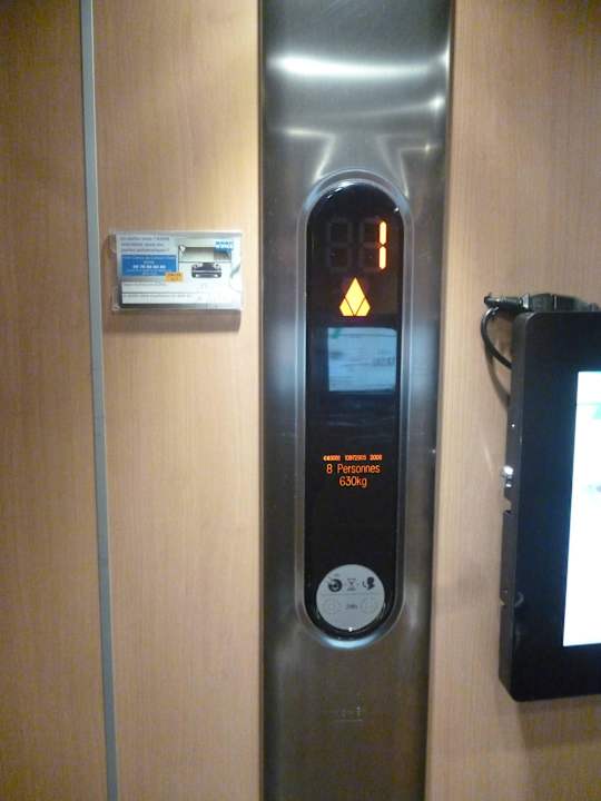 Winda Hotel Campanile Roissy Le Mesnil Amelot