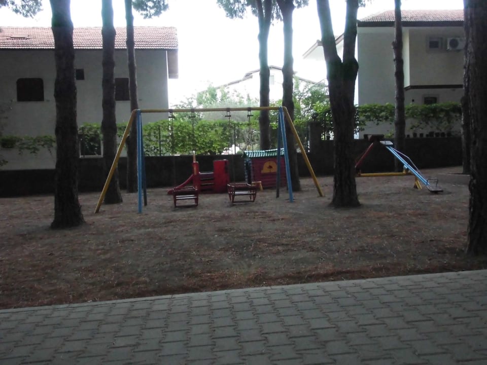 Alter Spielplatz oberhalb des Hotels Hotel Grand Efe