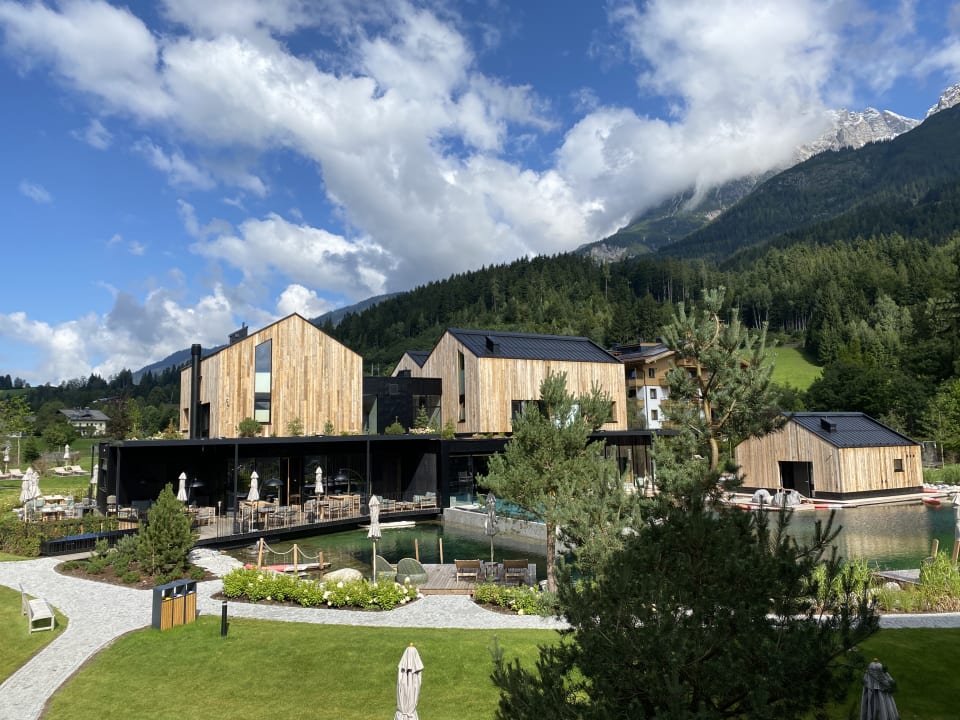 Außenansicht Naturhotel Forsthofgut