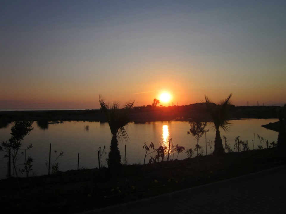 Es wird dunkel!! Sunmelia Beach Resort