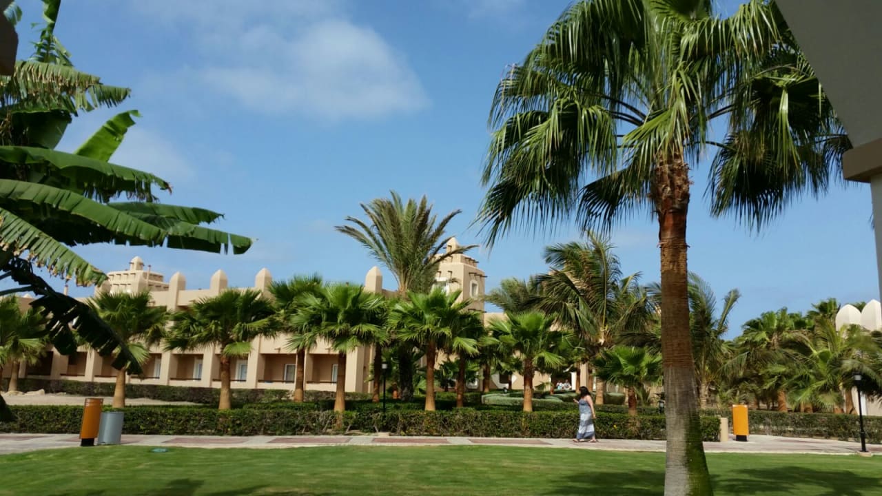 Außenansicht Hotel Marinos Beach