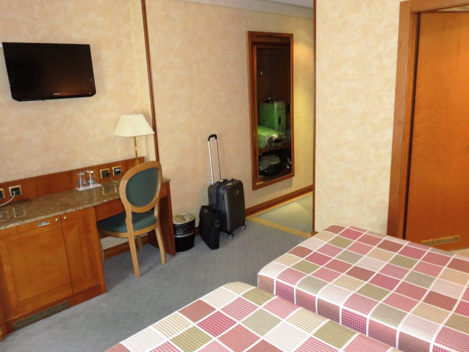 Standard Doppelzimmer #311 Hotel Strasbourg