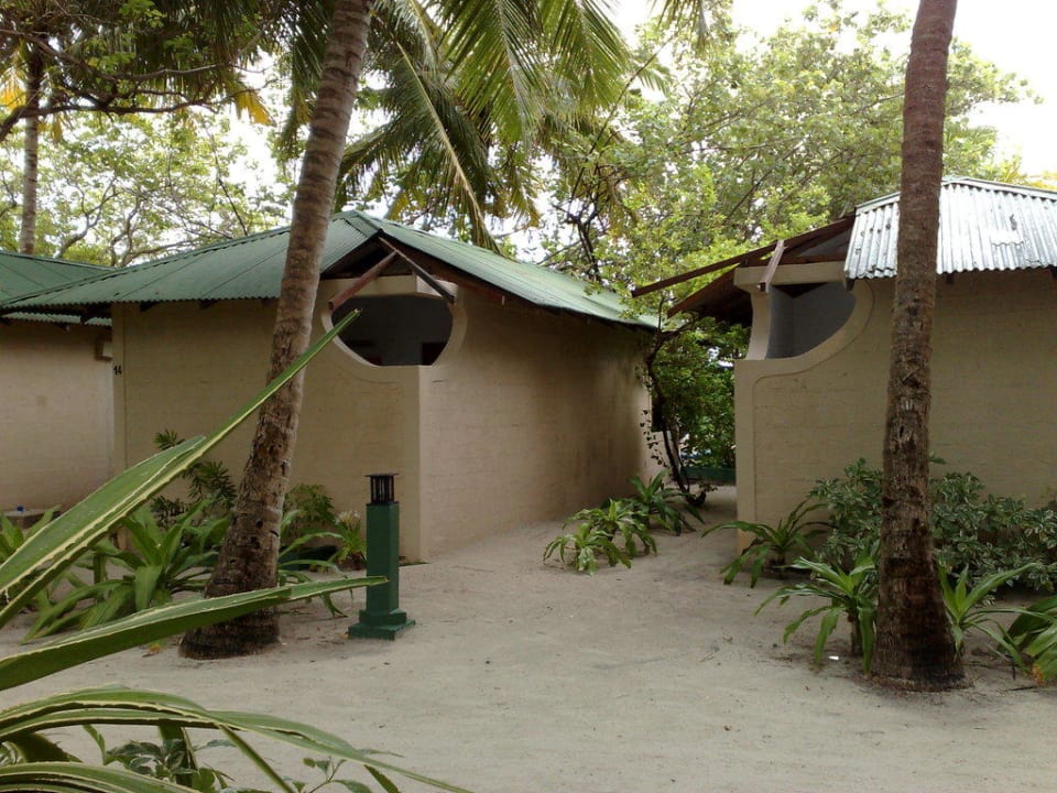Bungalow mit offener Dusche Summer Island Maldives