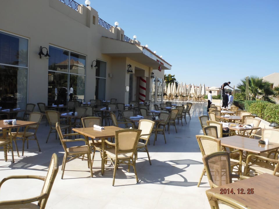 Außenterrasse Restaurant Cleopatra Luxury Resort Makadi Bay