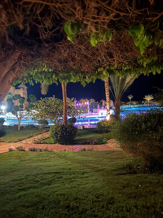 Gartenanlage Serenity Alpha Beach