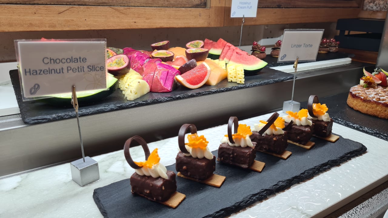 Gastro Outrigger Maldives Maafushivaru Resort