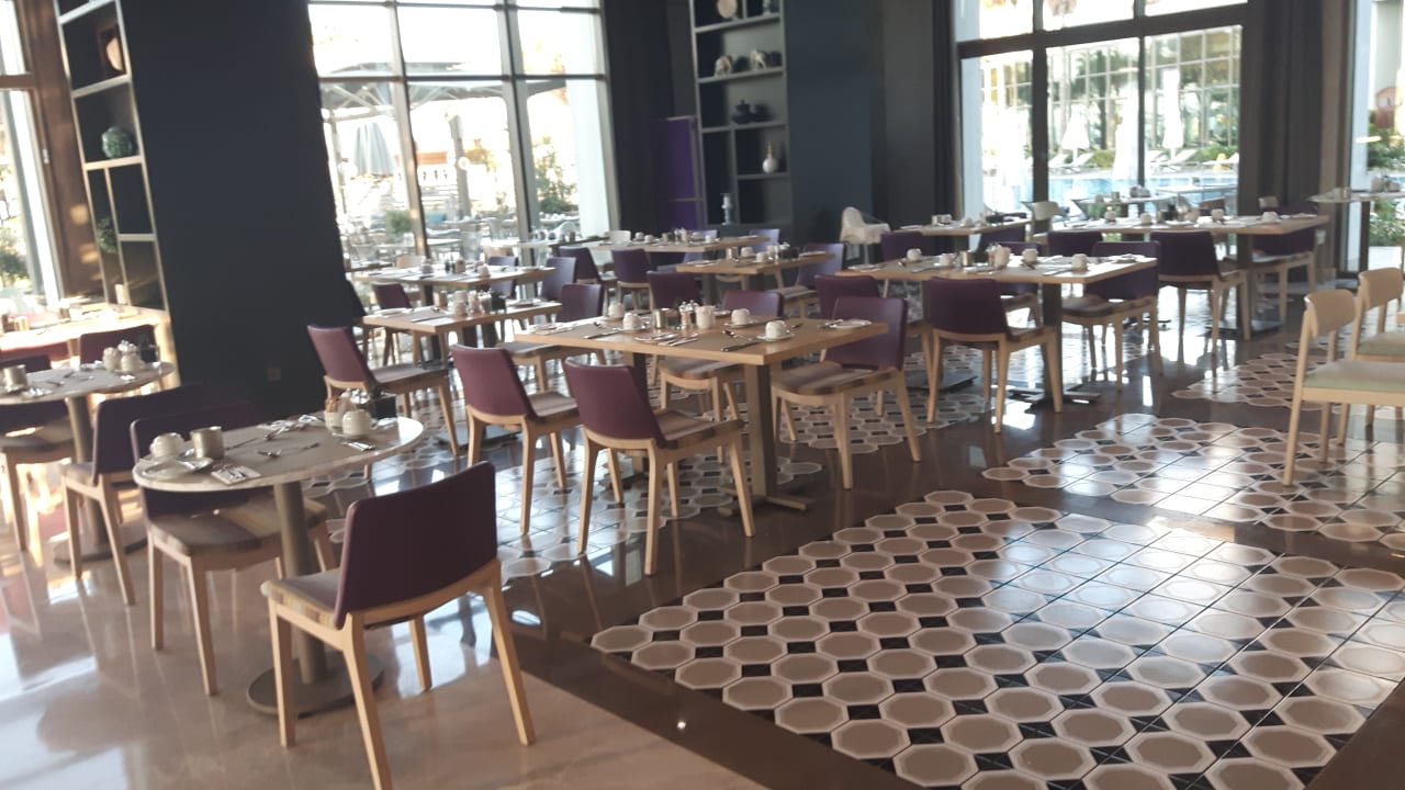Restaurant Acanthus Cennet Barut Collection
