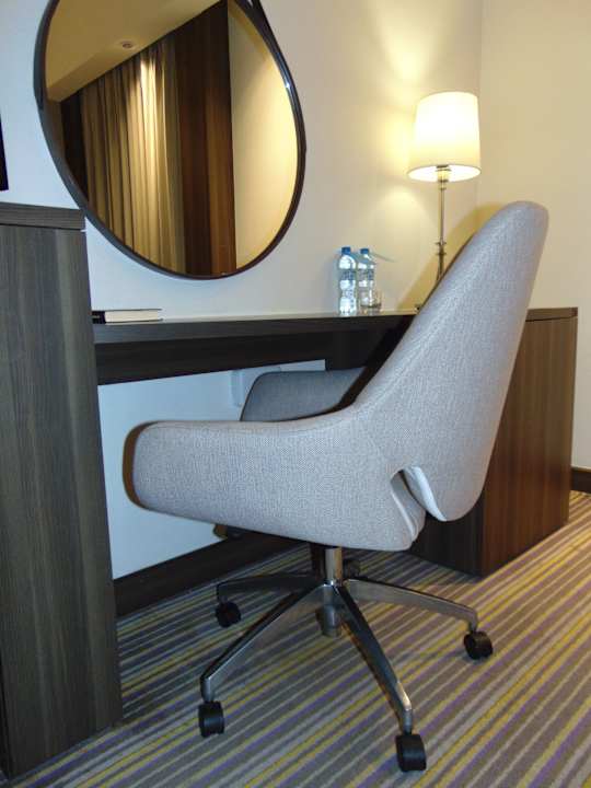 Zimmer Hampton By Hilton Dubai Airport
