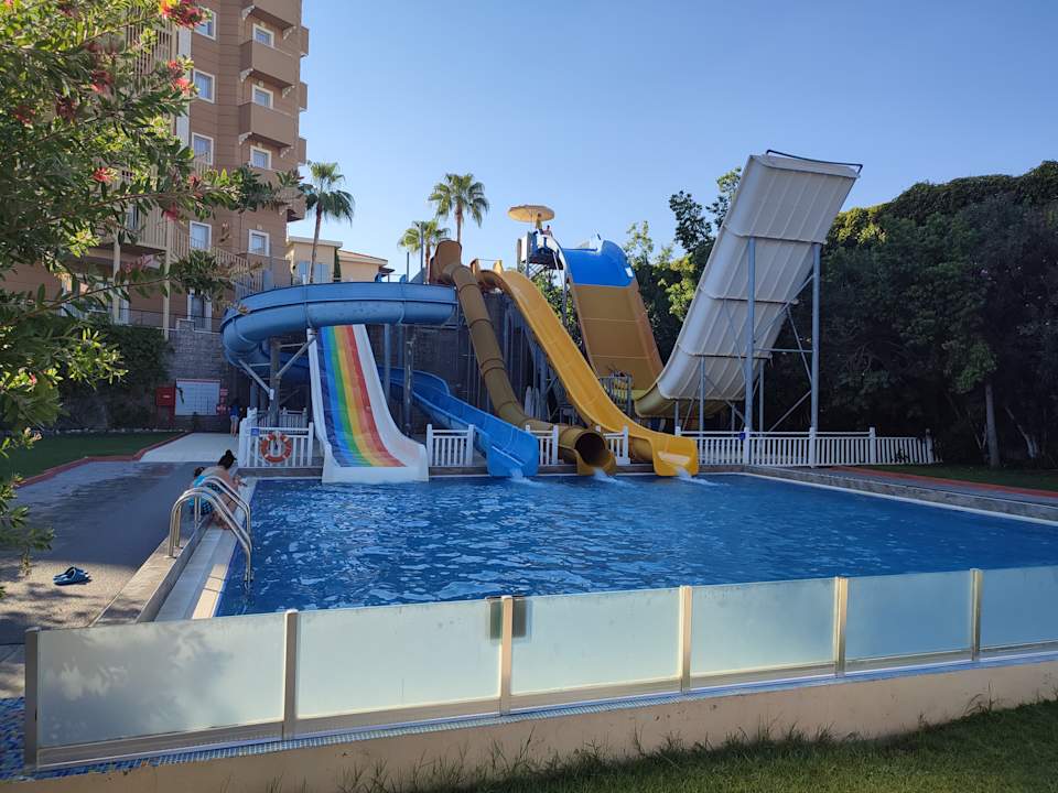 Pool Side Mare Resort & Spa