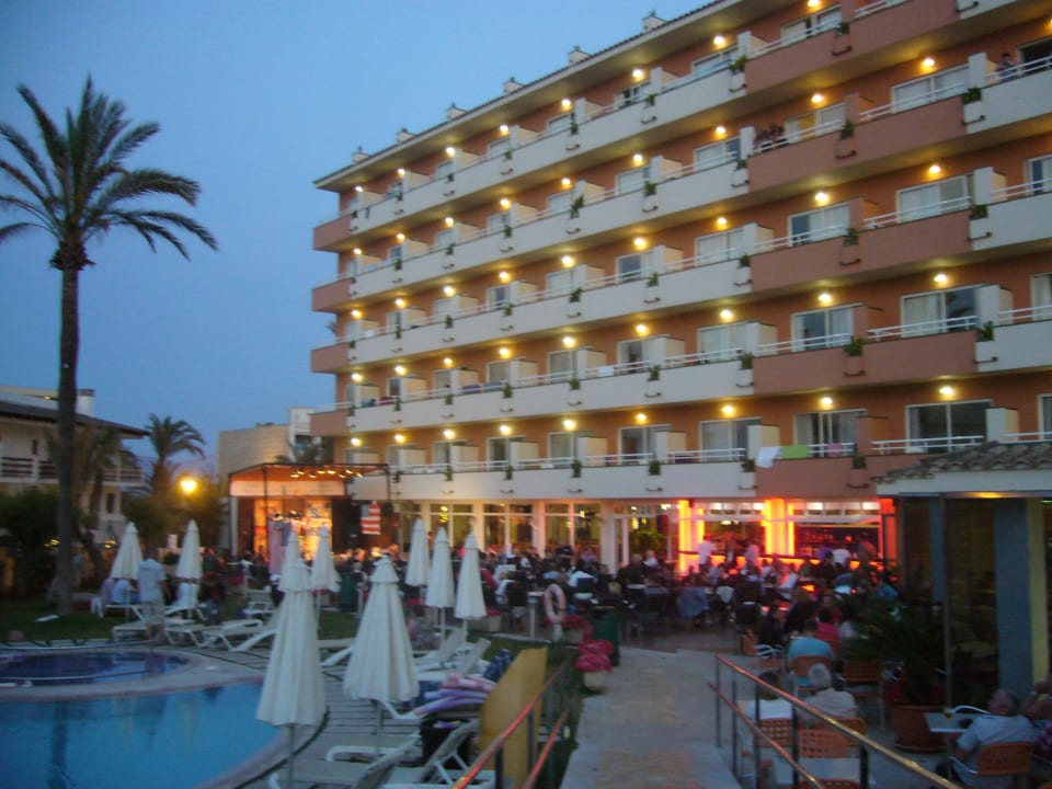 Hotelansicht vom Garten Caprice Janeiro Hotel & Spa