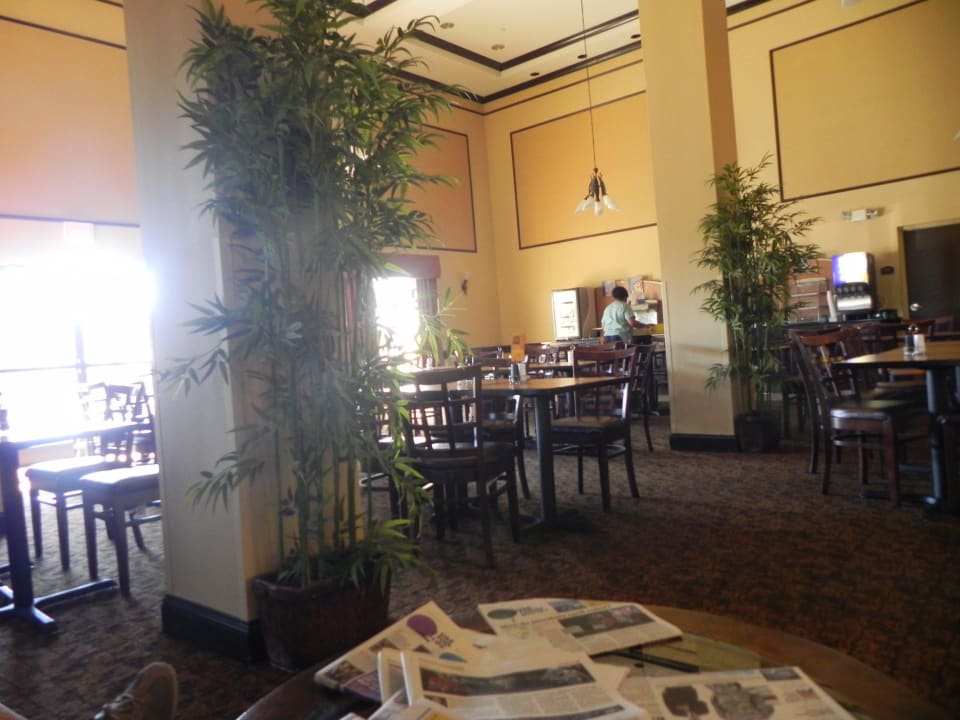 Früchstücksbereich Holiday Inn Express Hotel & Suites Tampa USF Busch Gardens