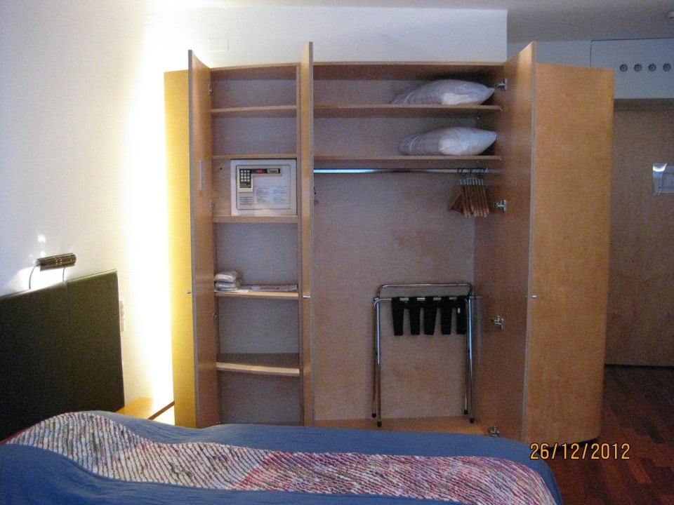 Kleiderschrank Vienna House Martinspark Dornbirn