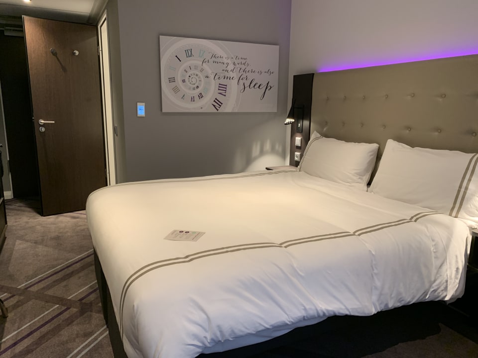 Zimmer Premier Inn Leipzig City Oper Hotel