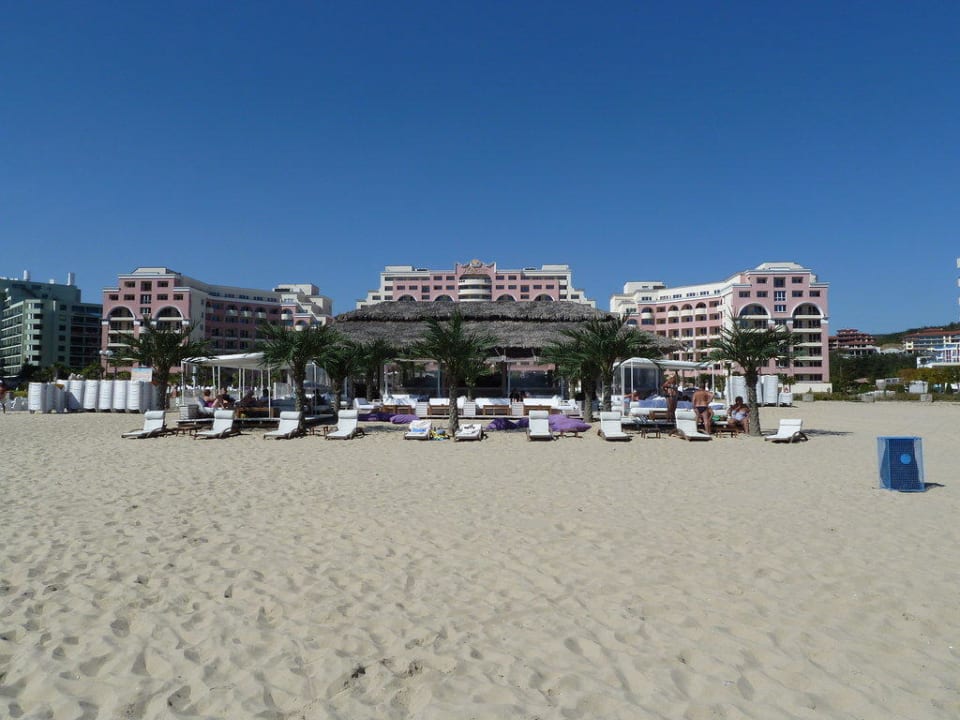 Hotel und Beachbar DIT Majestic Beach Resort
