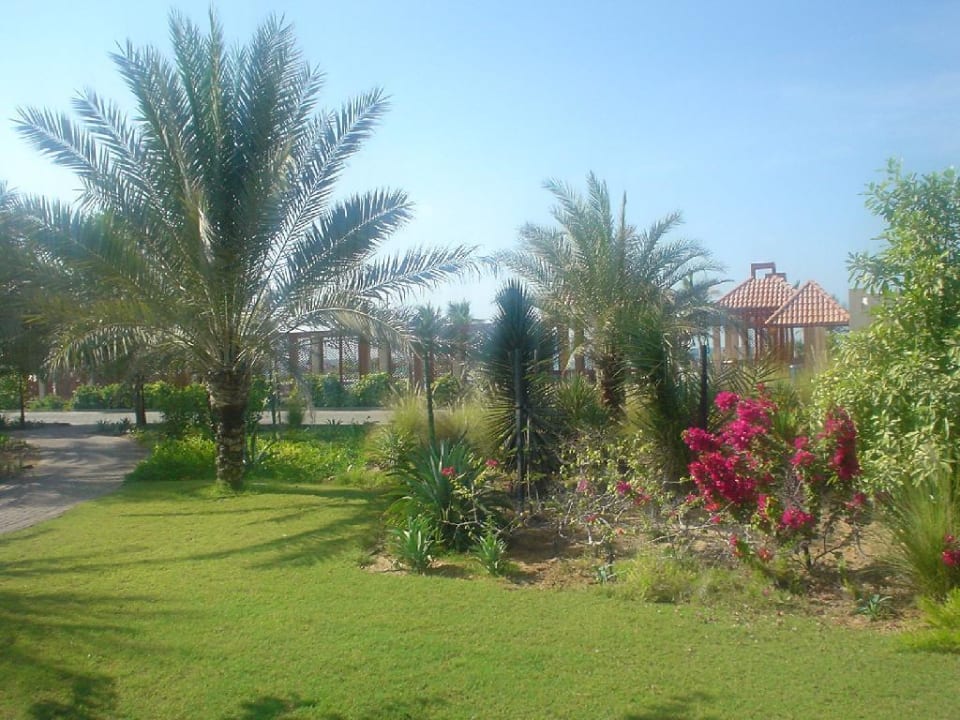 Umm al Quwain Beach Hotel / Garten 3 Umm Al Quwain Beach Hotel