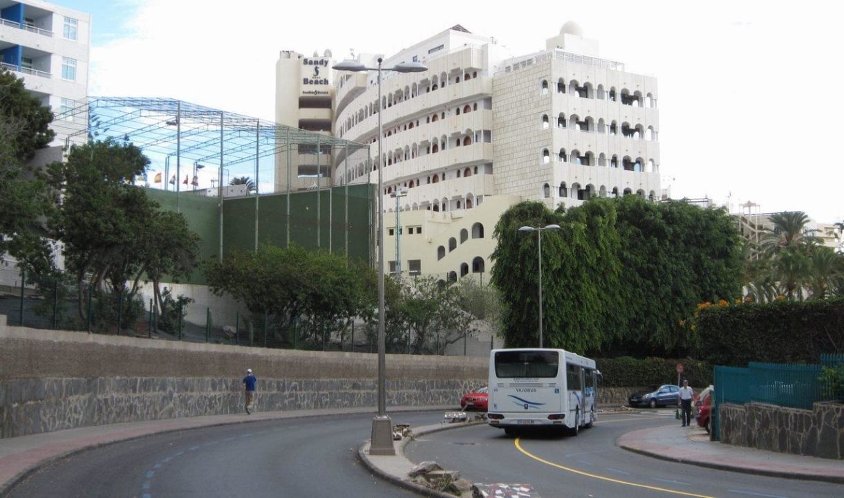 Road view Seaside Hotel Sandy Beach