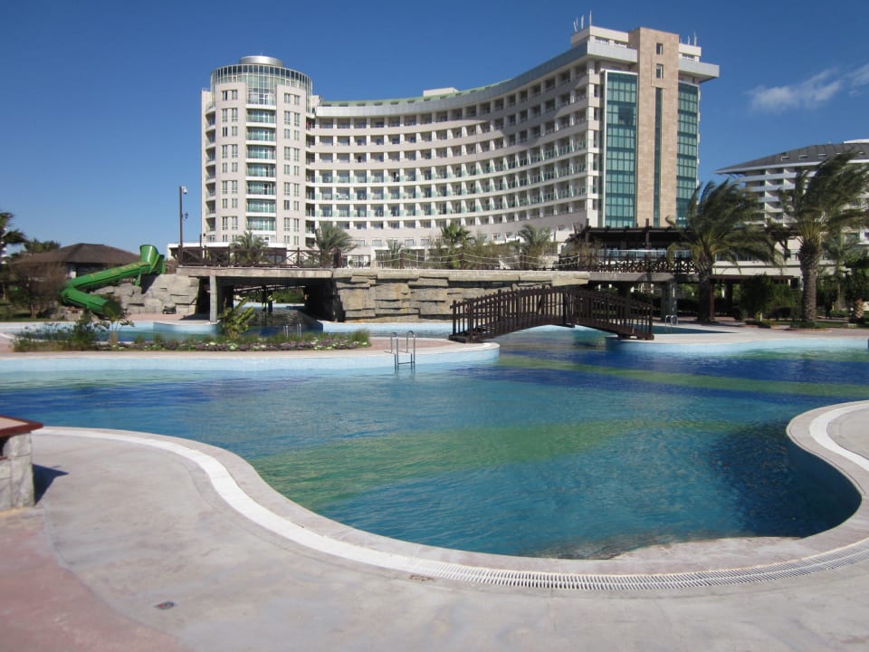 5 Sherwood Exclusive Lara