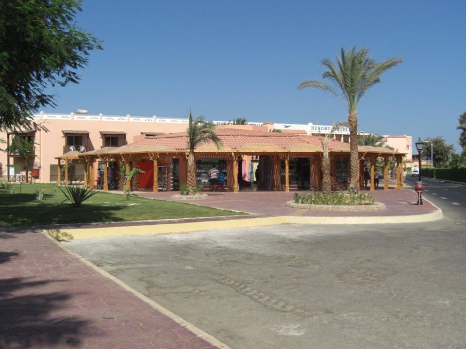 Shops Beach Albatros Resort