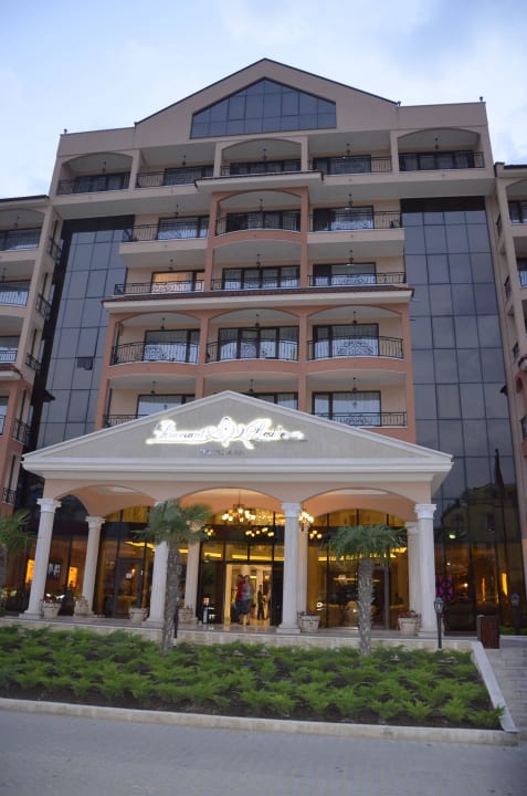 Z zewnatrz Hotel&SPA Diamant Residence