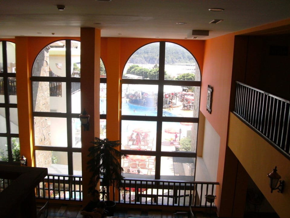 Ungeputzte Fenster Bella Vista Beach Club