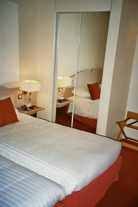 Zimmer Hotel Kyriad Paris 10 - Gare De L'est