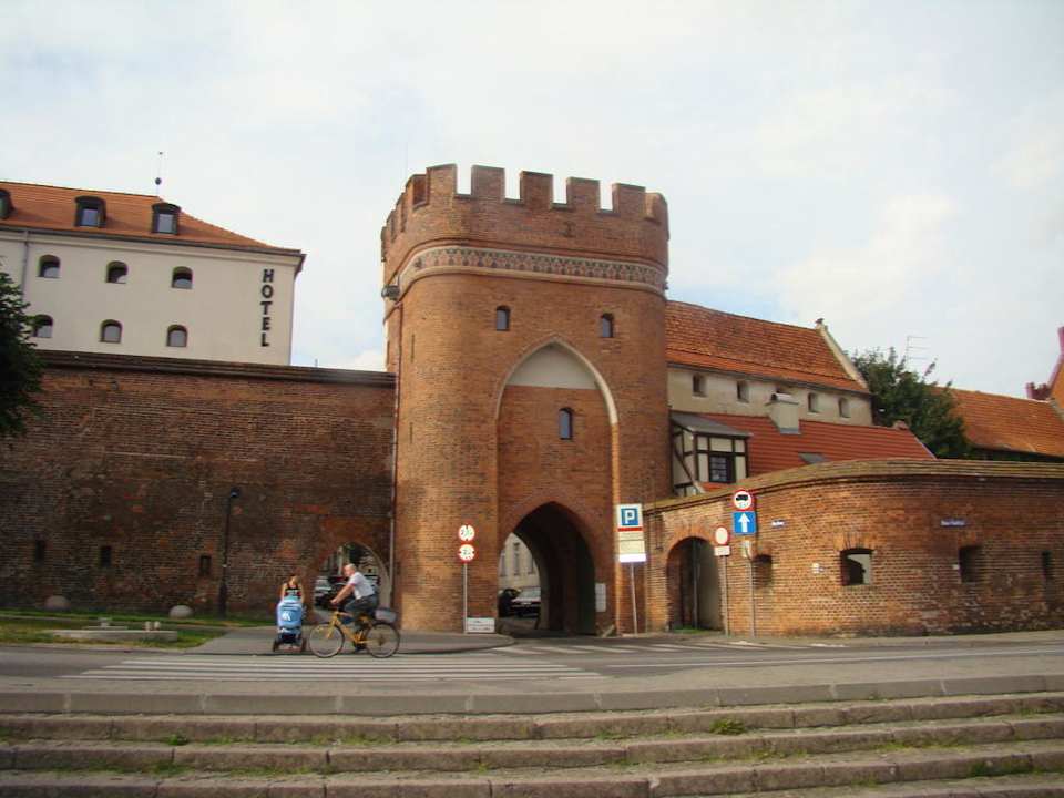 Spichrz tuż za murem Hotel Karczma Spichrz