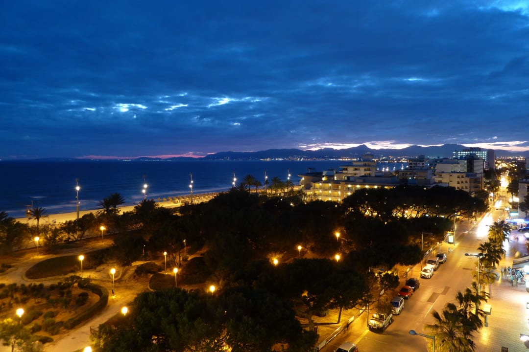 Blick aus dem Zimmer 606 Hotel & Appartements Leman