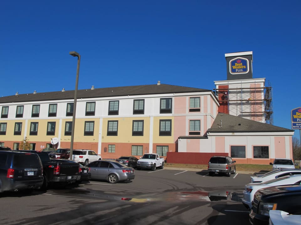 Außenansicht (hinten) Best Western Plus Barsana Hotel & Suites