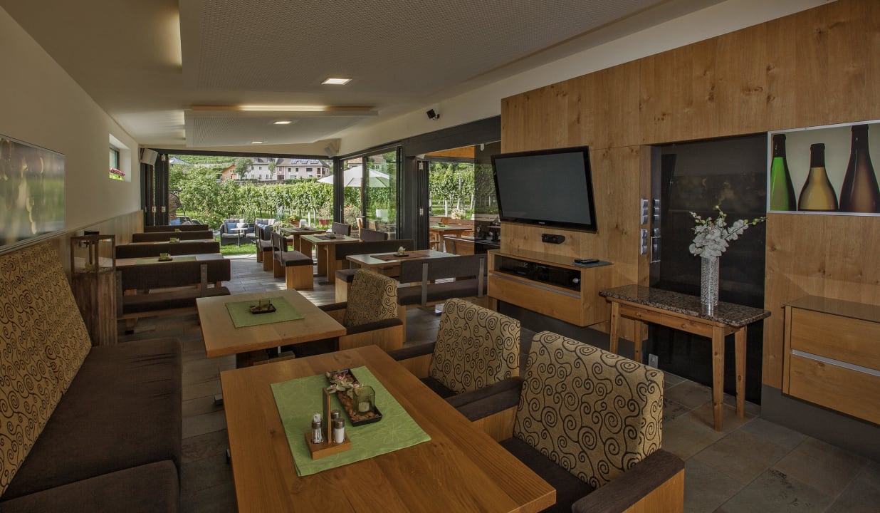 Panoramalounge für Zeit zum Genießen  Weingut Donabaum & Boutiquehotel Das WeinSpitz