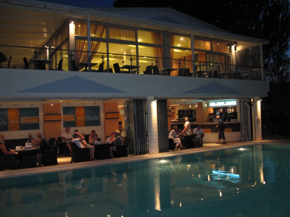 Abendstimmung an der Hotelbar Hotel Belussi Beach