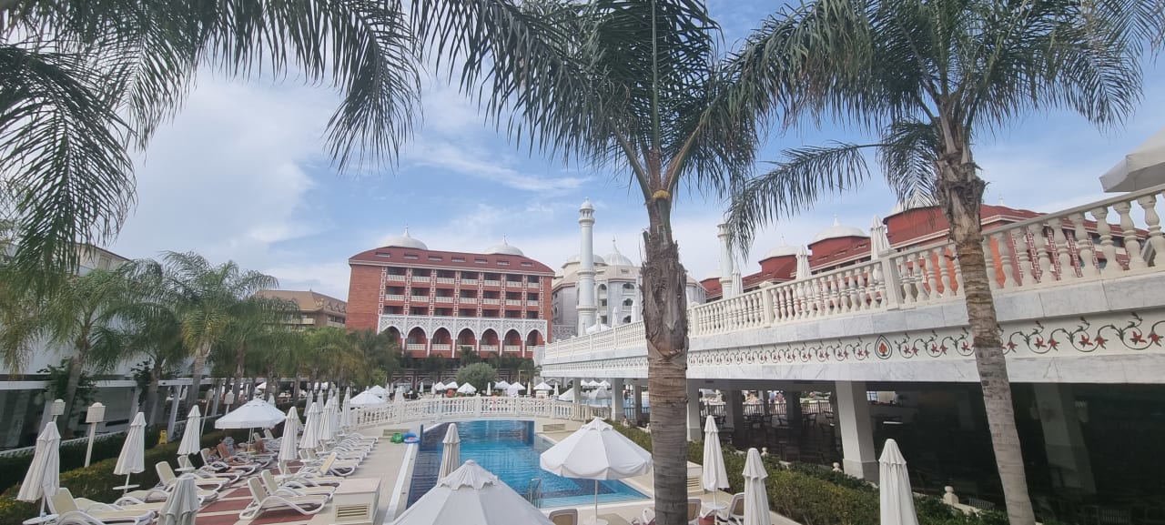 Außenansicht Royal Taj Mahal Hotel