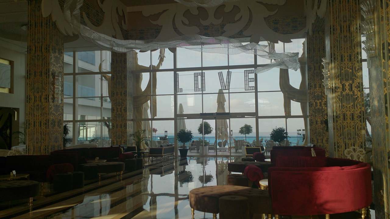 Viele Sitzmöglichkeiten Azura Deluxe Resort & Spa Hotel