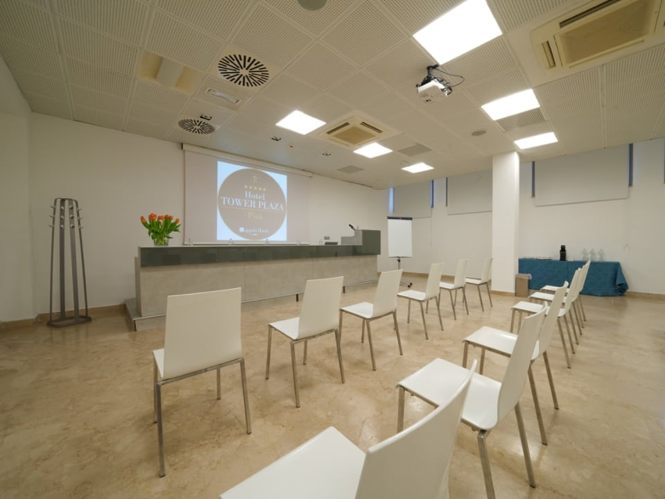 Sonstiges Pisa Tower Plaza