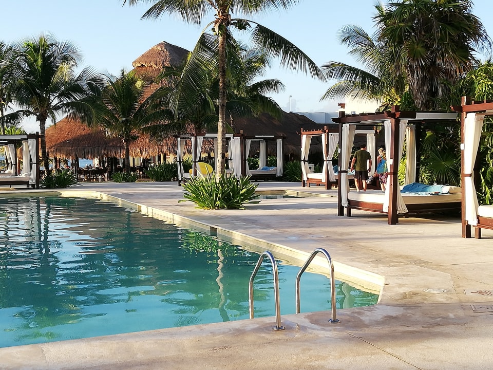 Pool Akumal Bay Beach & Wellness Resort