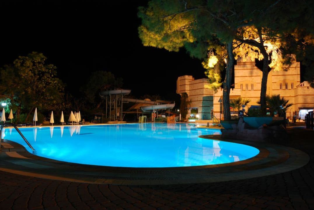 Pool des Abends Ulusoy Kemer Holiday Club
