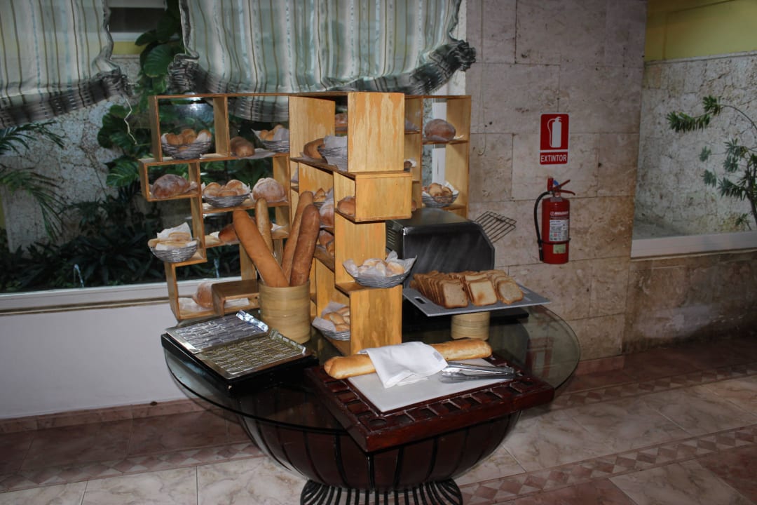 Jeden Tag frisch gebackenes Brot Excellence Punta Cana - Adults only