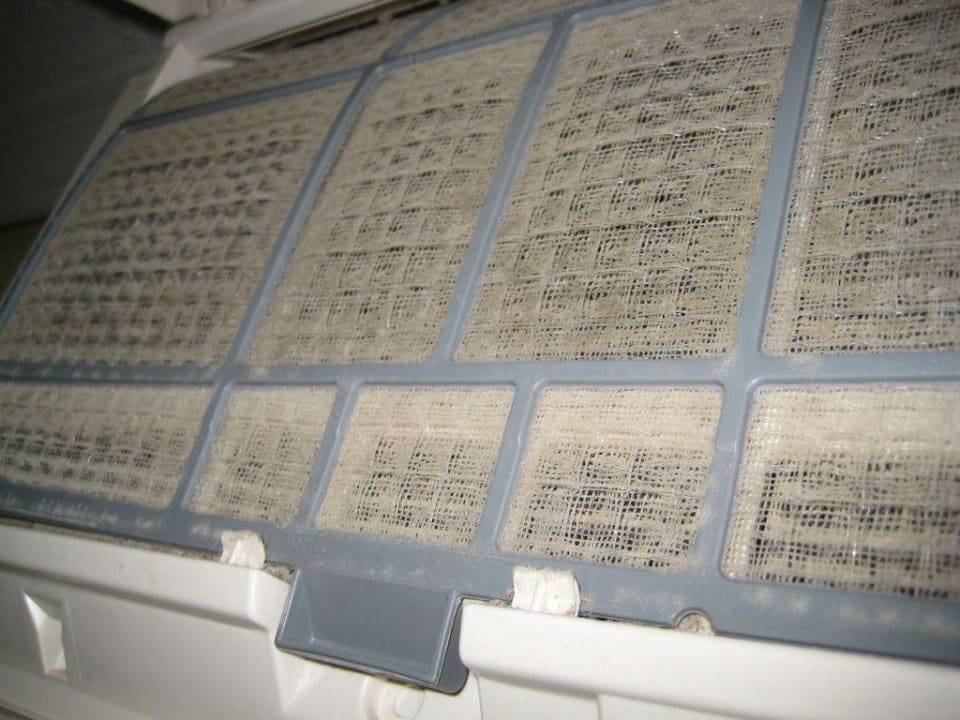 Verstaubte Klimaanlage Hotel Palmasol