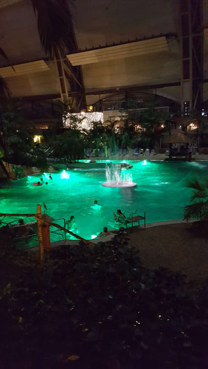 Pool Tropical Islands Resort