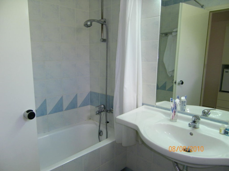 Blick von der Tür ins Bad Grand Hotel Holiday Resort