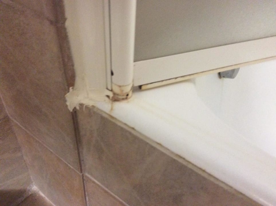 Duschwand mit Rost und Schimmel Lindos Royal Resort