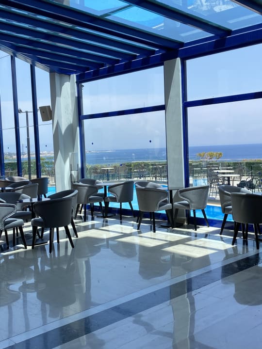 Lobby Kresten Palace Hotel