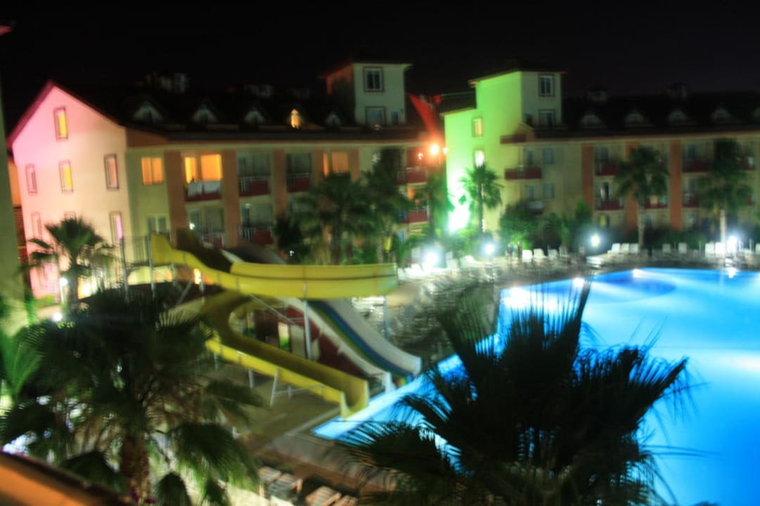 Pool nachts Hotel Orfeus Park