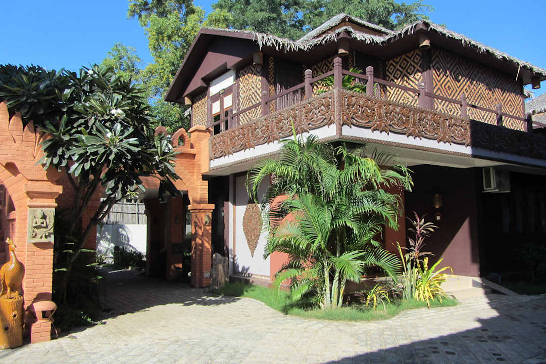 Gebäude Bawga Theiddhi Hotel