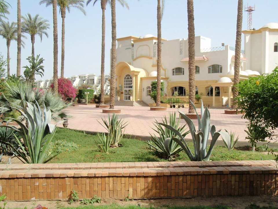 Blick auf ein Restaurant Hotel Cataract Pyramids Resort
