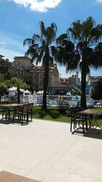 Sehr schöne Poolanlage Grand Seker Hotel