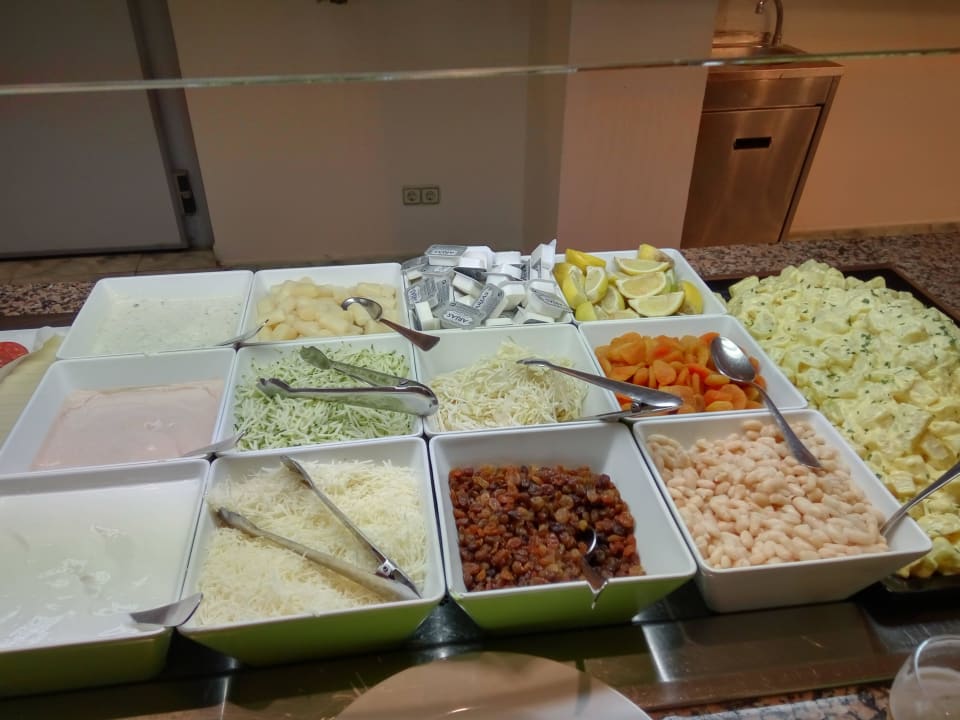 Teil vom Mittagsbuffet Moon Dreams Coral Beach