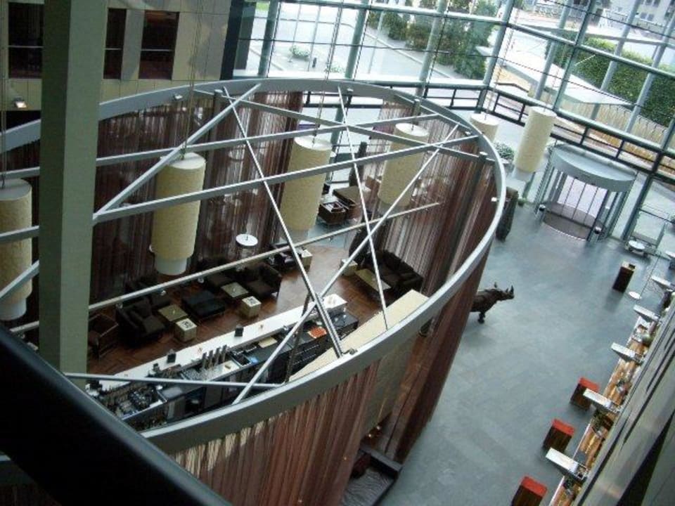 Blick auf die Lobbybar Radisson Blu Hotel Köln