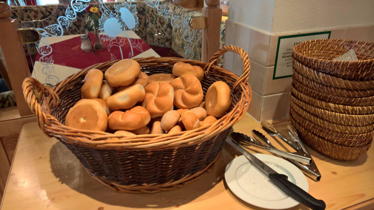 "Enorm viel Auswahl", besonders Körnerbrötchen Hotel Auffacher Hof