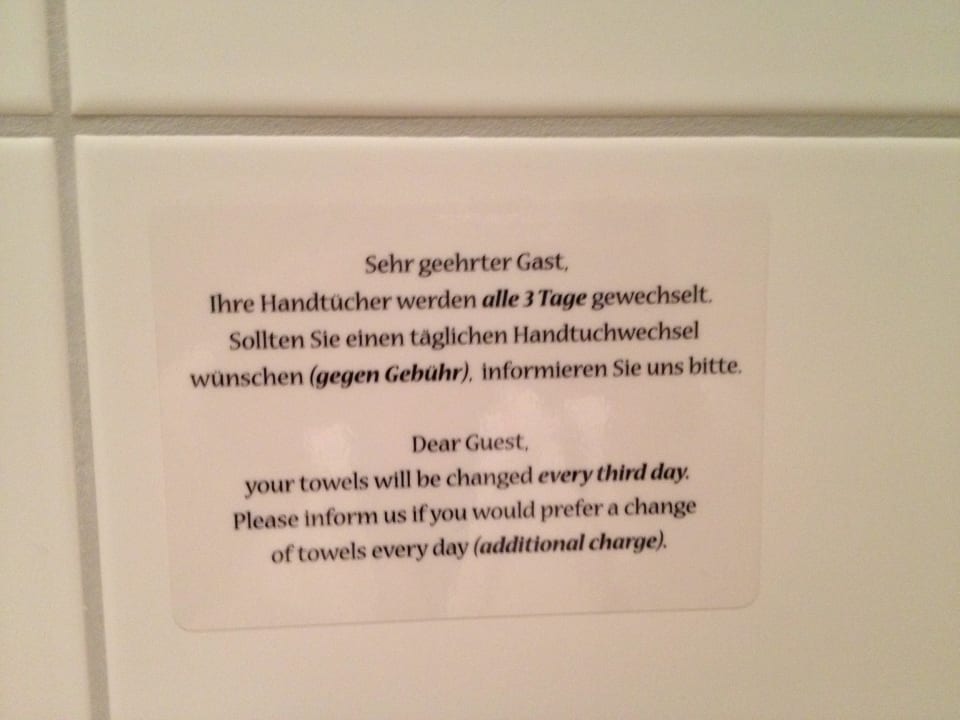 Hinweis im Badezimmer Haus Wullfcrona